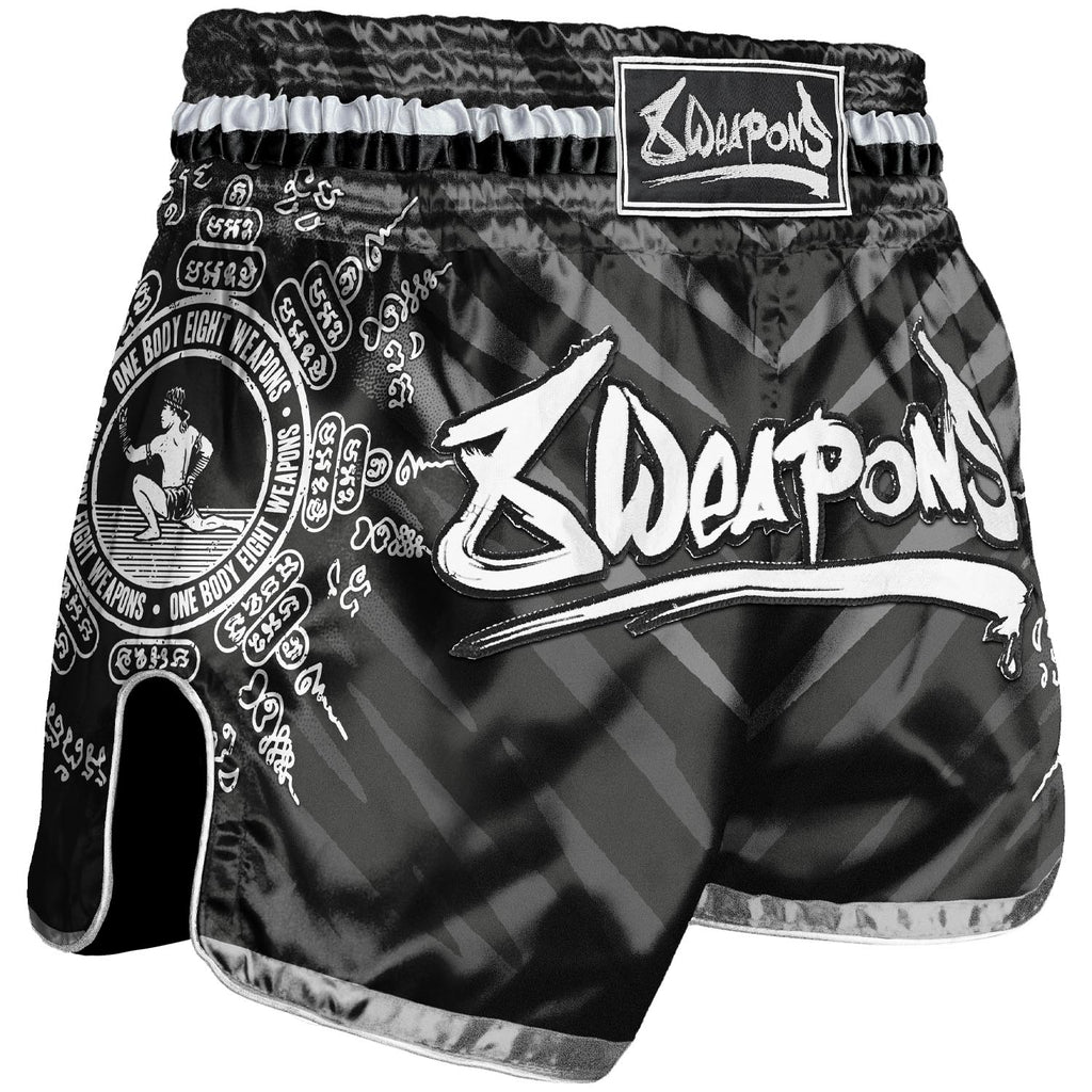 8 WEAPONS Muay Thai Shorts, 8 Ways Yant, schwarz-silber